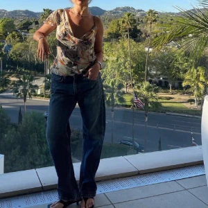 Levis jeans  - Låg midjade vintage Levis jeans, modell 505. Storlek 34/xs