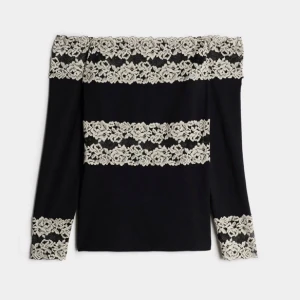 Intimissimi topp - Kollar intresset på denna topp, storlek M och använd 2 gånger av mig men köpt på plick! Fint skick 🤍