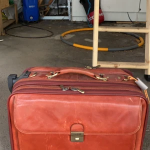 Condotti. Handmade Leather Bag - This hand made Leather bag from the famous Condotti built for Well Deserved businessmen is now for sale! Im moving and need to get rid of stuff!  But for the next owner Take good care of her!!!