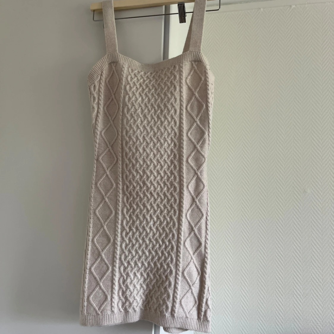 Stickad klänning H&M 