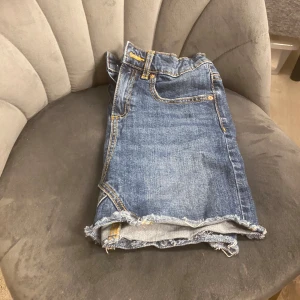 Jeans kjol - En jeanskjol från lager 157 