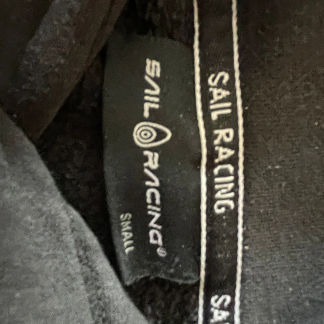 Svart Sail Racing Hoodie - 91