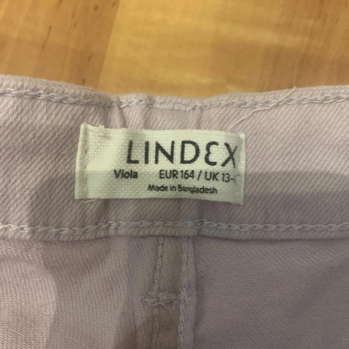 Ljuslila byxor från Lindex - 91