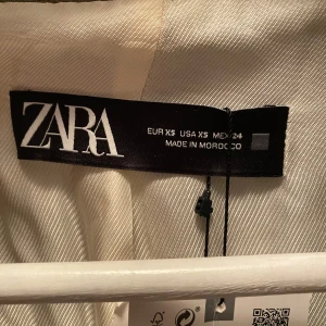 ZARA kavajer - oanvända. Ord pris 559kr 