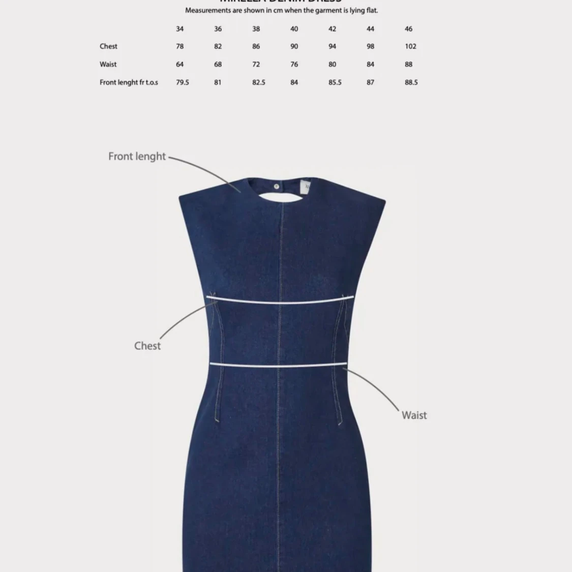 Mörkblå klänning med öppen rygg - 92