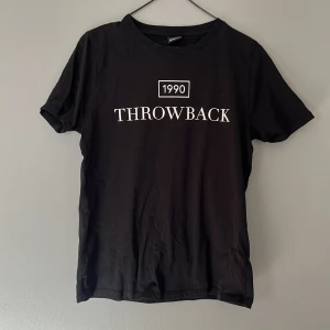 Svart t-shirt - Svart t-shirt i storlek S