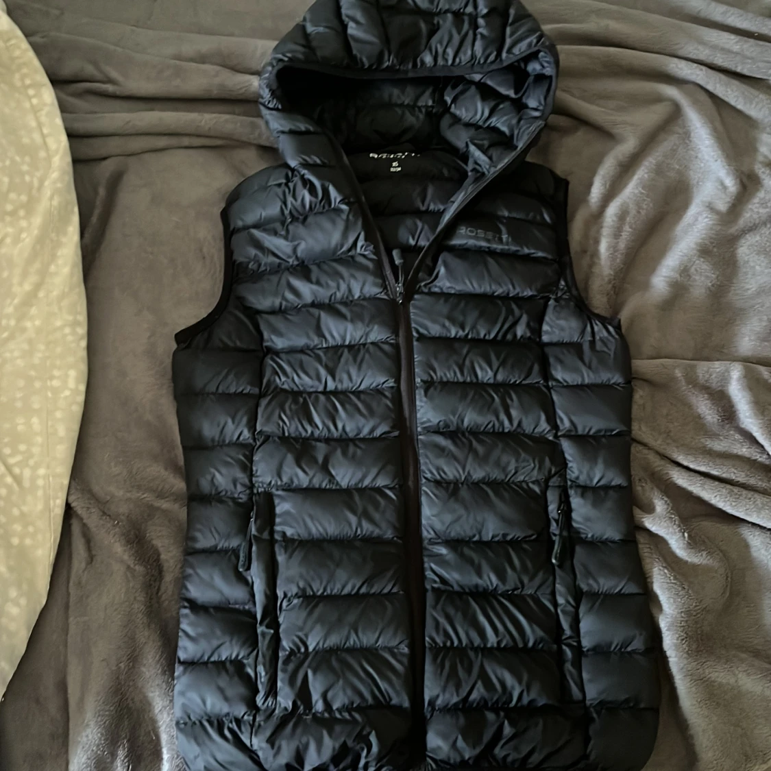 Svart dunväst från North Bend