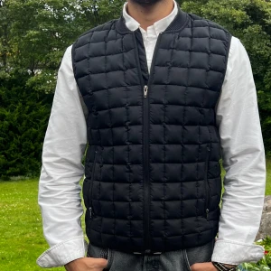 Bläck väst - Bläck väst, jättefin och stilg