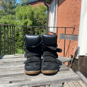 Isabel marant skor - Säljer nu dessa populära och svinsnygga skor🖤