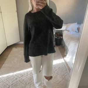 Vita jeans - Ett par jätte fina vita jeans som inte kommer till användning.😊dom är väldigt bra skick! 