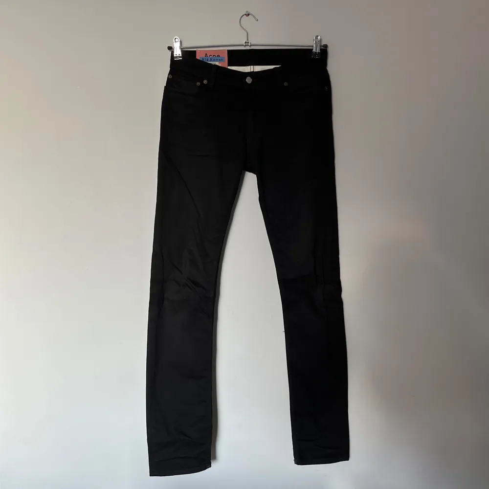 Acne studios jeans Size 30x32 Cond 8/10. Jeans & Byxor.