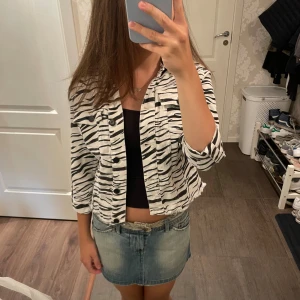 Zebra jeansjacka  - Kom ej till användning 