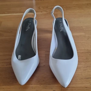 Högklackar vita - Bra skick 