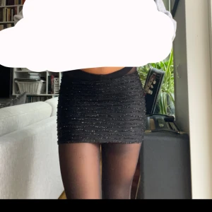 Glitterkjol - Jättesöt glitterkjol som är använd en gång❤️