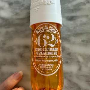 Sol de Janeiro - Mist  - Sol de Janeiro Brazilian Crush Body Mist Fragrance 90 ml  Kvar nästan 75 ml kanske t.o.m. 80 ml knappt använd.   Nypris : 299kr