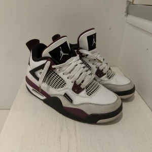 Jorden 4 psg - Säljer dessa jordan 4 i storlek 37,5! Super fina men har inte fått så mycket använding av de❤️