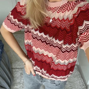 Mönstrad tröja - Jätte fin mönstrad stickad tröja med glitterdetaljer, liknar Massimo dutti men är från mango, inte mina bilder!