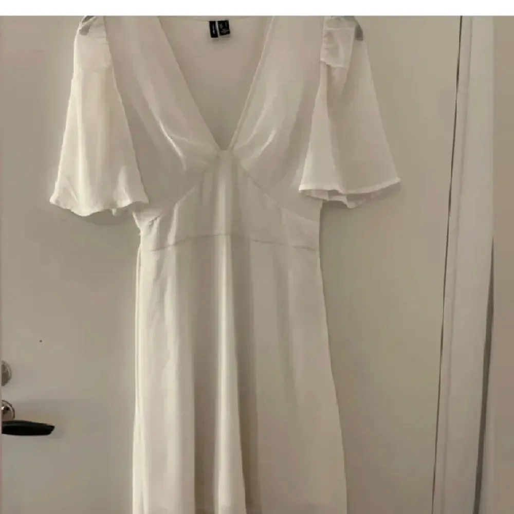vit klänning. Klänningar.