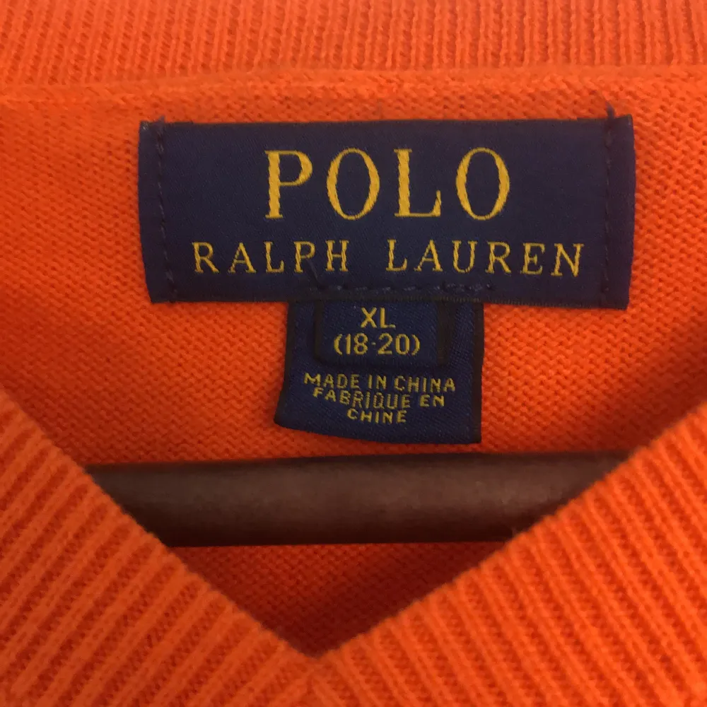 Tjena säljer min ralph lauren tröja eftersom den inte kommer till användning skicket är väldigt bra.. Tröjor & Koftor.