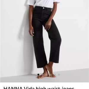Jeans Hanna från Lindex  - Säljer  ett par Hanna jeans  knappt använda 