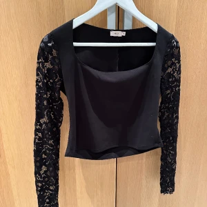 Topp - Säljer denna topp för 100 aldrig använd