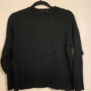 Tröja  - Storlek M, 40kr 