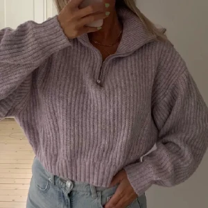 stickad tröja! - stickad tröja från gina! storlek L men är mer som en M/S skulle jag säga💞