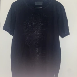 PHILIPP PLEAI TSHIRT - Använd fåtal gånger 