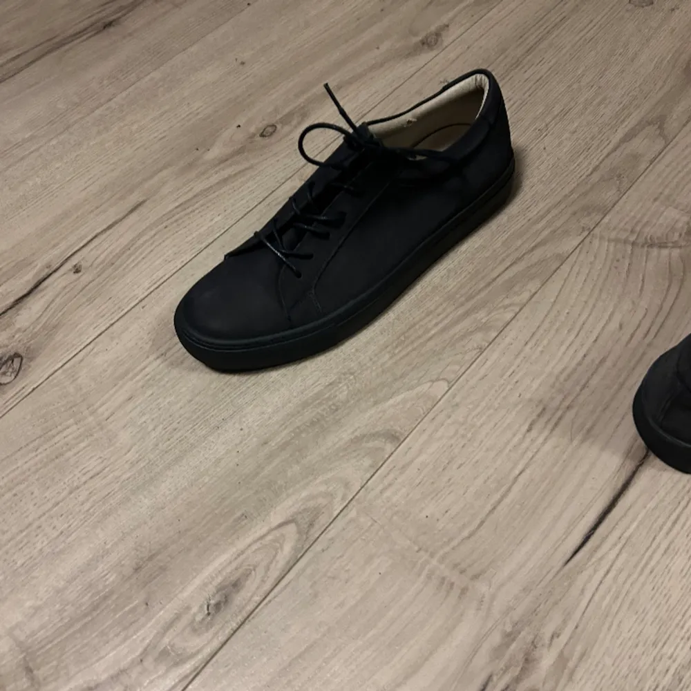 Sneakers från Jack n Jones strl 44 i nytt skick.. Skor.