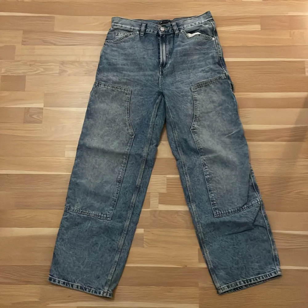 Jeans från asos i storlek 28/32. Jeans & Byxor.