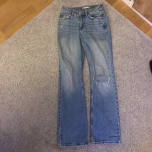 Gina bootcut jeans  - Low waist bootcut gina jeans. Bra skick För små för mig. Trovärdig i storlek 