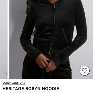 Juicy couture  - Juicy Couture sett i svart Storlek S byxor Hoodie XS Prislapp på ! 