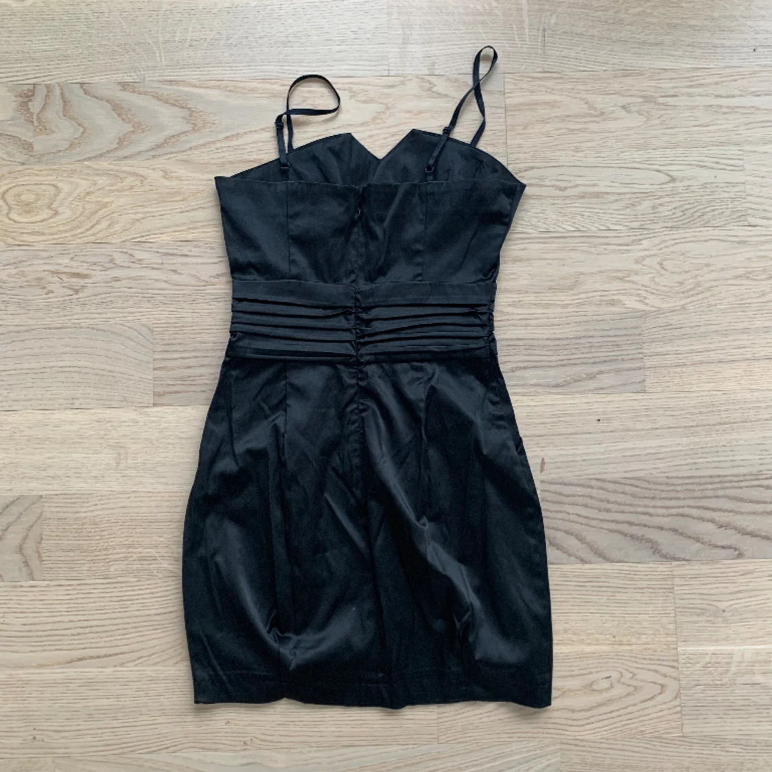 Sidenklänning - Lindex  - 90