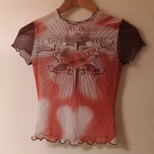 tiedye meshtröja strl 34 - Söt meshtopp, lappen är borta så vet inte märke eller storlek. Men jag tror den är storlek 34, känns lite för tajt på mig. 