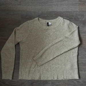 Stickad tröja  - Jättefin stickad tröja!  Strlk S 150kr