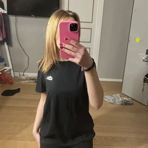 Nike tshirt - Svart baggy nike tshirt💋 skriv vid frågor💕
