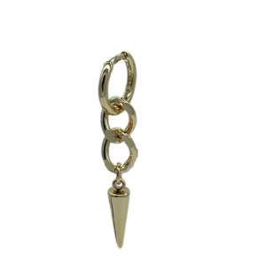 2st oanvända så coola örhängen från Alvaz essentials i guld, modellen chunky earring. Nypris 169kr per örhänge men säker för 120kr styck eller 240kr  tillsammans💓💓💓