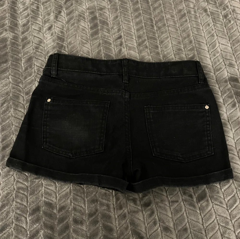 Svarta shorts från H&M. Shorts.