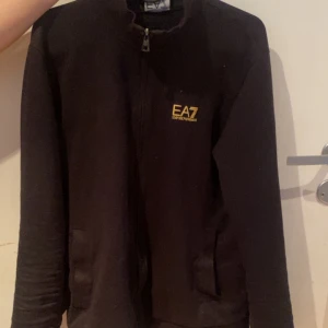 Ea7 dress  - Byxor o hoodie finns, knappt använda.  