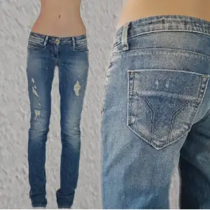 Säljer mina jeans köpta här på Plick för 450❤️(lånad bild)