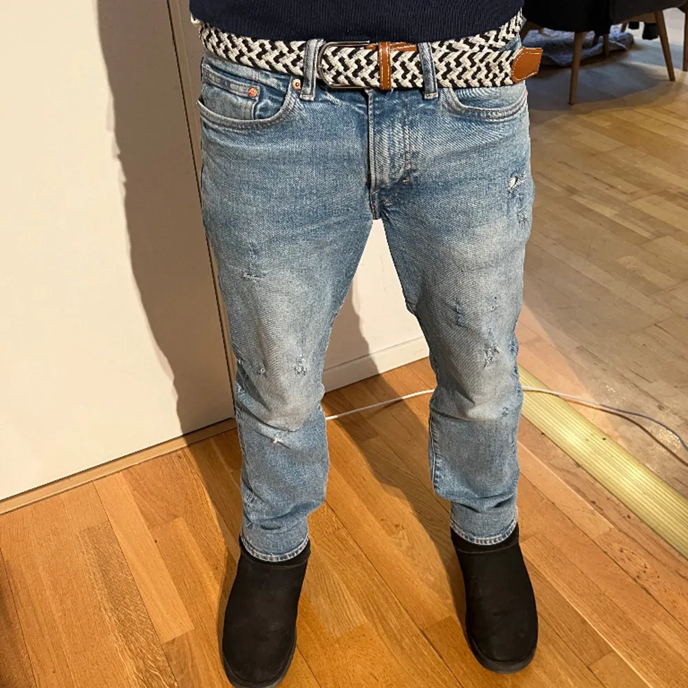 Ovanliga HM jeans  Använda fåtal gånger Pris kan diskuteras🤝. Jeans & Byxor.