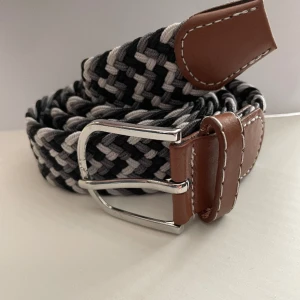 Grisch bälte  - Säljer mitt bälte som är stretchbart helt nytt för 149 priset kan diskutera vid snabb affär tveka inte på att fråga vid funderingar 