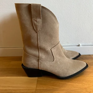 Bianco stövlar - Helt nya stövlar från Bianco. Storlek 41