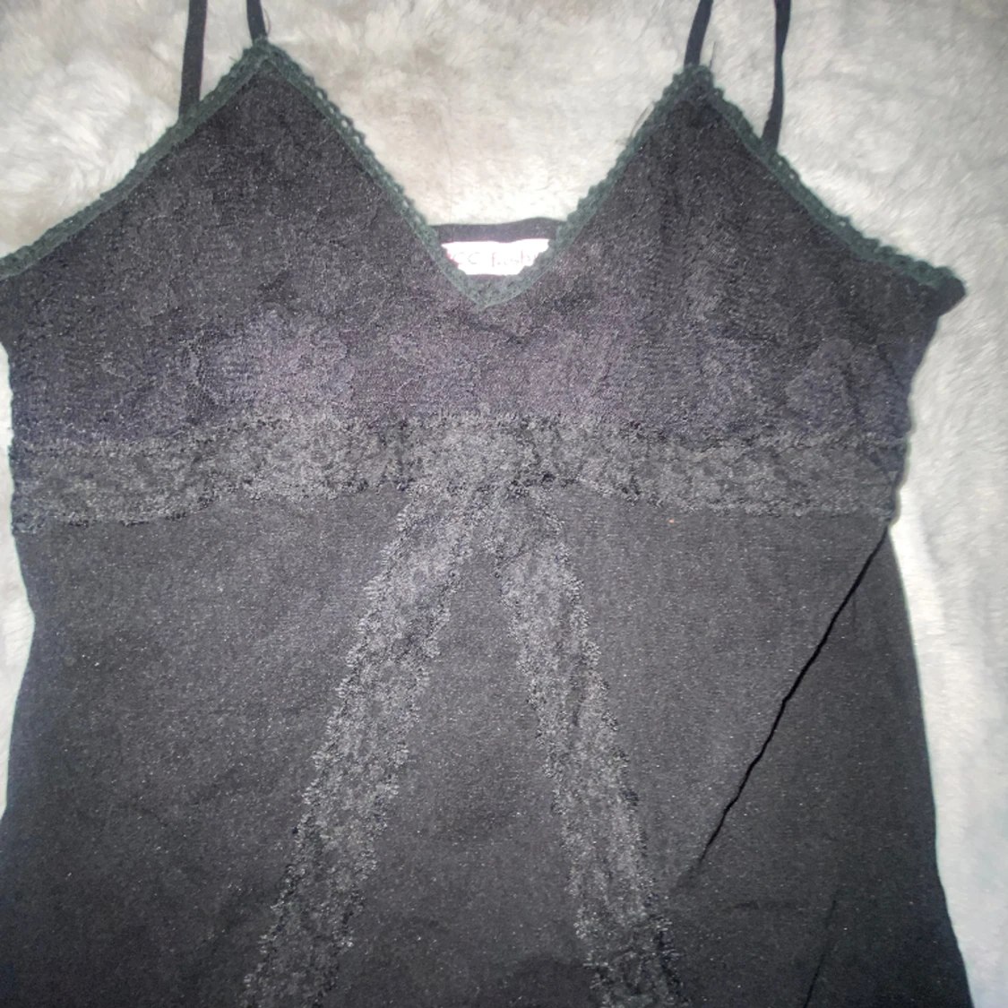 perfekt svart topp med textur  - 91