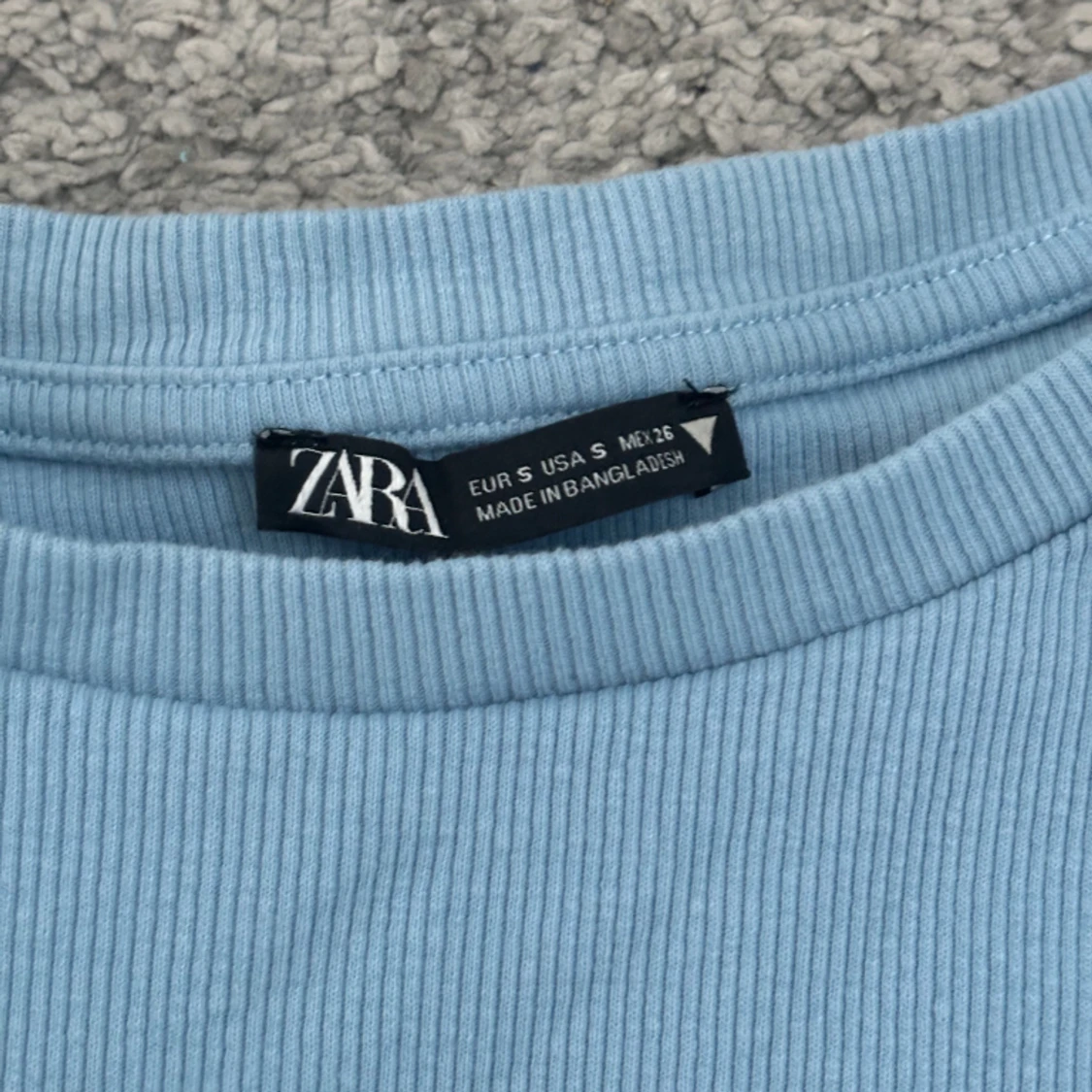 Tshirt med volanger - 90