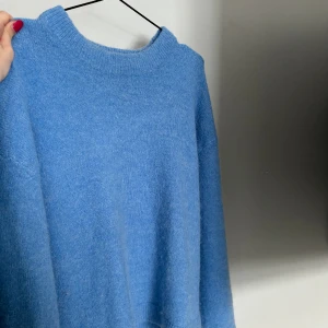 Stickad tröja  - Stickad oanvänd tröja ifrån fina Tricot