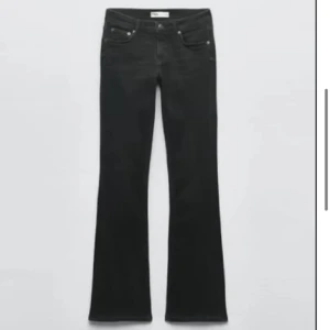 Lågmidjade jeans  - Super fina men tyvär för stora för mig 💕