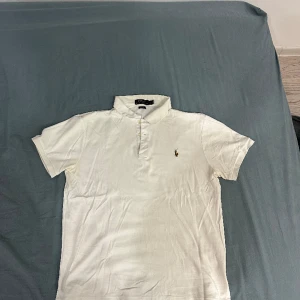 Ralph Lauren piké - Säljer min Ralph Lauren piké tröja. Skicket är 10/10. Storlek M/L. pris kan diskuteras.