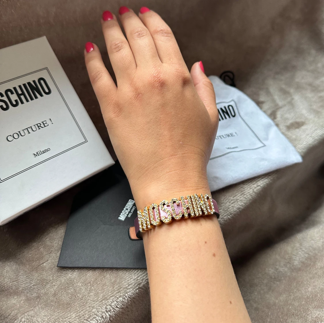 Moschino lĂ€derarmband!! đ