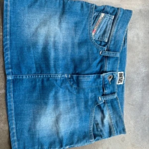 Kjol - Fin jeans kjol från diesel. Storlek s/36.